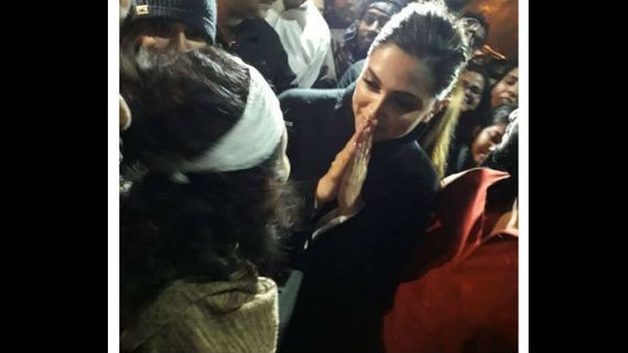 Film Fraternity And Netizens Lionize Deepika Padukone; Call Her A Real Hero For Visiting JNU