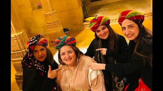 Hrithik Roshan's Mother Pinkie Roshan Shakes A Leg To 'Ghungroo' Song At Sunaina's Birthday Bash