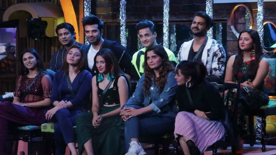 Bigg Boss 13 Day 102 Synopsis: Harsh Limbachiyaa Mentors Housemates For A Stand-Up Comedy Night 