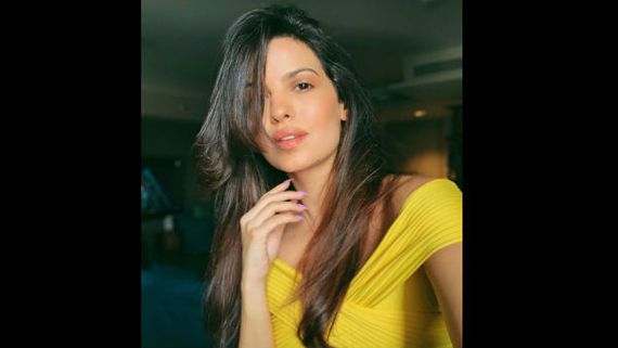 Natasa Stankovic Flaunts New Hairdo On Instagram, Fiance Hardik Pandya Is All Hearts!