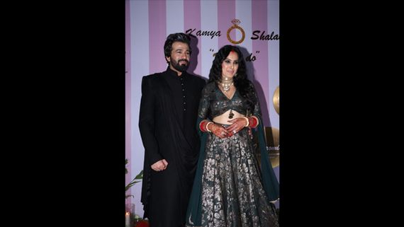 Kamya Panjabi-Shalabh Dang Reception: Actress Looks Stunning In Dark Green-Golden Lehenga (PICS)