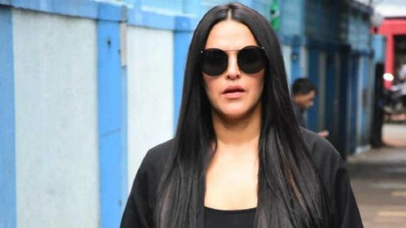 Karan Johar, Taapsee Pannu, Sonam Kapoor & Other Celebs Come In Support Of Roadies’ Neha Dhupia