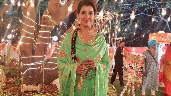 Choti Sarrdaarni's Anita Raj Invites Friends Over For Drinks Amid Lockdown; Security Informs Cops!