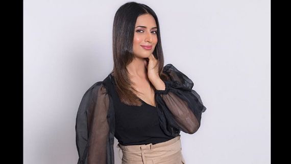 Divyanka Tripathi Finds Pregnancy Rumours Awkwardly Funny; Reveals If She'll Ever Do Bigg Boss