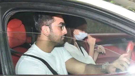 Ranbir Kapoor-Alia Bhatt Ask Paparazzi To Stay Safe And Wear Masks Amid COVID-19 Pandemic