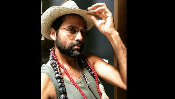 Abhay Deol Calls Out ‘Woke Indian Celebs’ Supporting Black Lives Matter But Not Migrants Of India!