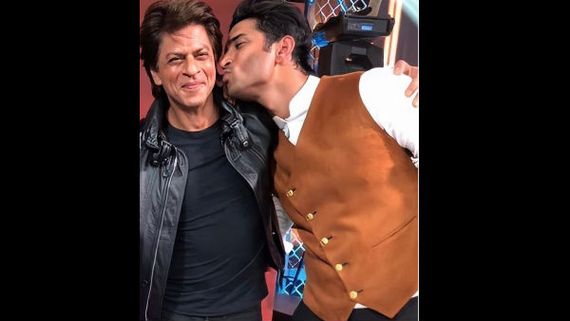 Shah Rukh Khan’s Fans Defend The Superstar As Sushant Singh Rajput’s Fans Attack Him! 