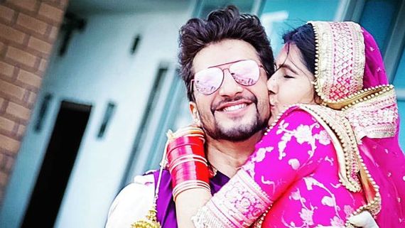 Manish Raisinghan And Sangeita Chauhaan Share Lovely Posts & Unseen Pics From Their Lockdown Wedding