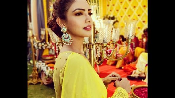 Pooja Banerjee Was In Tears As Fire On Kumkum Bhagya Sets Reminded Her Of Nach Baliye Accident!