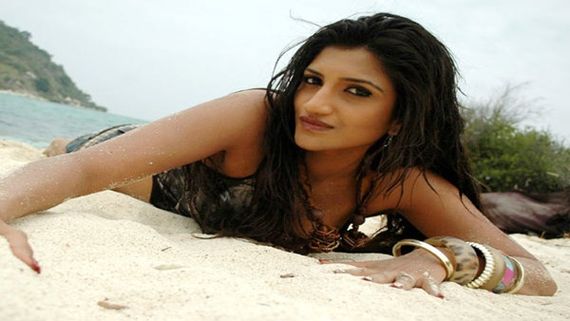 Actress Rohini Singh AKA Rishika Singh Injured In Car Accident!