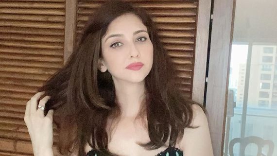 Saumya Tandon's Personal Hair Stylist Tests Positive For COVID-19; BGPH Makers Release Statement