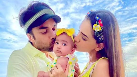 Meri Aashiqui Tum Se Hi's Smriti Khanna Shares First Family Photo With Hubby Gautam And Baby Anayka