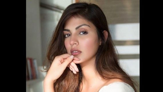 Rhea Chakraborty Requests Mumbai Police For Protection; Says 'Threat To My Life & My Family's Life'