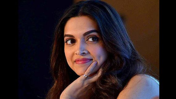 OUCH! Netizens ROAST Deepika Padukone Over Her 'Repeat After Me' Posts, Support Kangana Ranaut