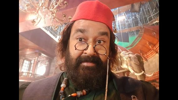 Mohanlal's New Still In Marakkar Arabikadalinte Simham Look Goes Viral!