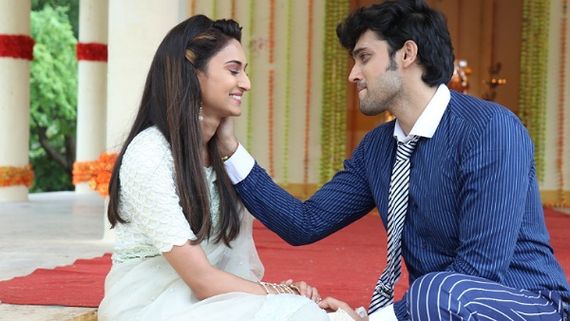 Kasautii Zindagii Kay 2: Parth Bids An Emotional Goodbye; Erica Thanks Fans For Loving Her As Prerna