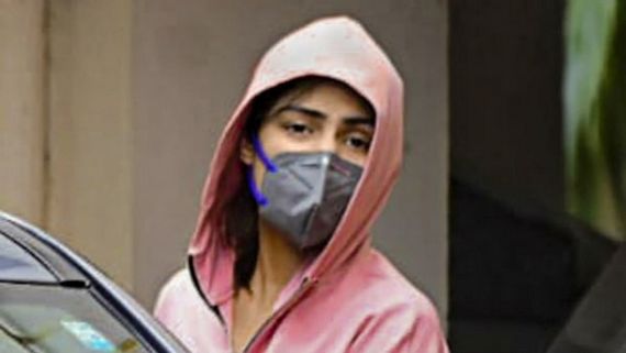 Rhea Chakraborty Makes Explosive Revelations About Sushant's Depression And His Family - Main Points