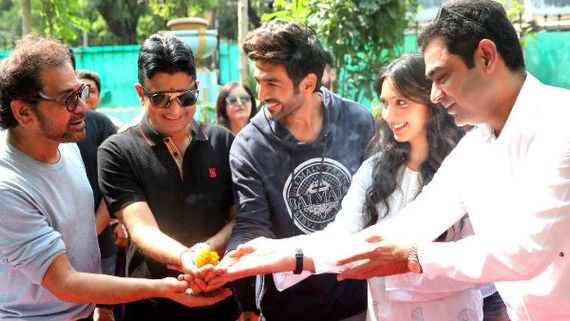 Bhool Bhulaiyaa 2: Anees Bazmee Struggles To Find Venues To Build Sets In Mumbai 