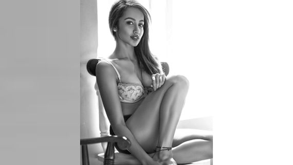 Tejaswi Madivada Sets The Internet On Fire With Her Hot Monochrome Picture 