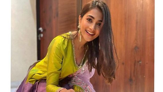 Cirkus: Pooja Hegde Starts Next Schedule Of The Ranveer Singh Starrer In Her Hometown Mumbai