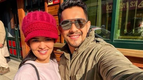 Aditya Narayan And Shweta Agarwal Jet Off To Kashmir For Their Honeymoon (PIC)