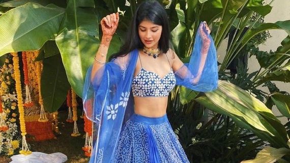 Move On From Varun Dhawan & Natasha Dalal, As Actor's Niece Anjini Dhawan Grabs Eyeballs With Her Sassy Looks