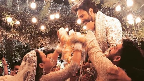 Varun Dhawan-Natasha Dalal's Varmala Picture Is Out And It Will Instantly Leave You Smiling