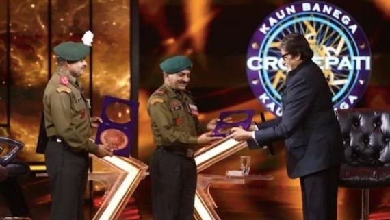 KBC 12 Grand Finale: Amitabh Bachchan Honours Param Vir Chakra Awardees Yogendra Singh Yadav And Sanjay Singh