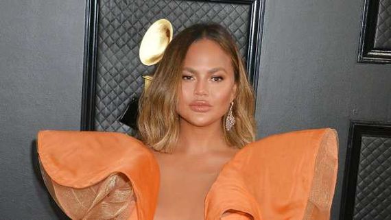 Chrissy Teigen Gets Endometriosis Surgery After Experiencing Painful Cramps