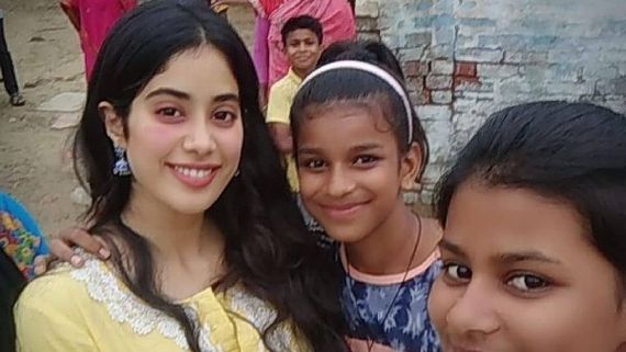 Netizens Laud Janhvi Kapoor For Her Script Choices After Roohi's Trailer Release! 