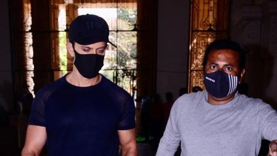 Hrithik Roshan Visits Mumbai Crime Branch To Record Statement In Fake Email Id Case Against Kangana Ranaut