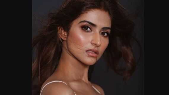 Pranutan Bahl Reacts To Nepotism Debate, Clarifies Salman Khan Did Not Cast Her In Notebook