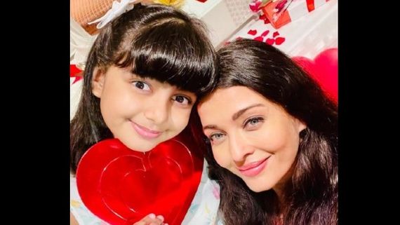 Aishwarya Rai Bachchan's Valentine's Day Selfie With Daughter Aaradhya Will Melt Your Heart!