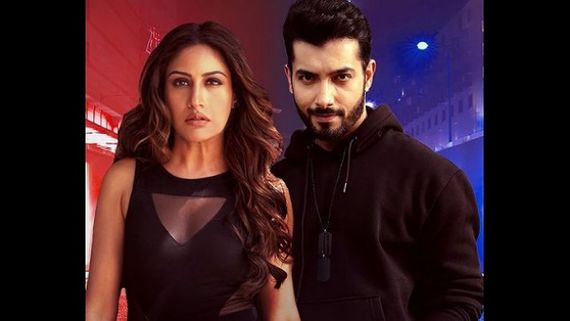 Bepanah Pyaar Poster: Surbhi Chandna And Sharad Malhotra Raise The Temperatures 