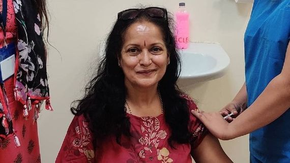Happu Ki Ultan Paltan Fame Himani Shivpuri Gets COVID-19 Vaccine, Actress Shares Picture On Social Media