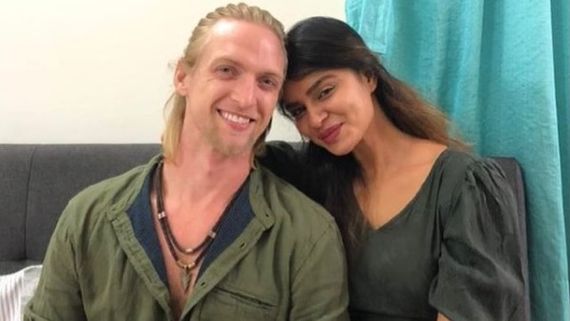 Aashka Goradia & Husband Brent Goble Test Positive For COVID-19; Calls The New Strain Nasty & Sly Devil