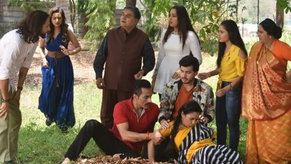 Anupamaa: Anupamaa Breaks Down In Front Of Family; Asks Vanraj To Get Samar & Nandini Engaged