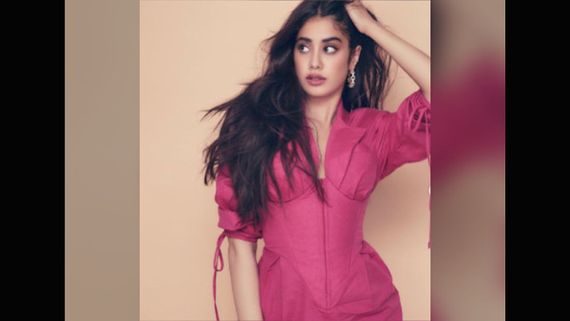 Janhvi Kapoor Lip-Syncs To ‘Kajra Re’ For This Hilarious Reason, See Video  