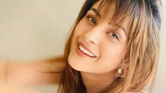 Shehnaaz Gill Gets A Brand New Haircut, Turns Into Stylist For Herself 