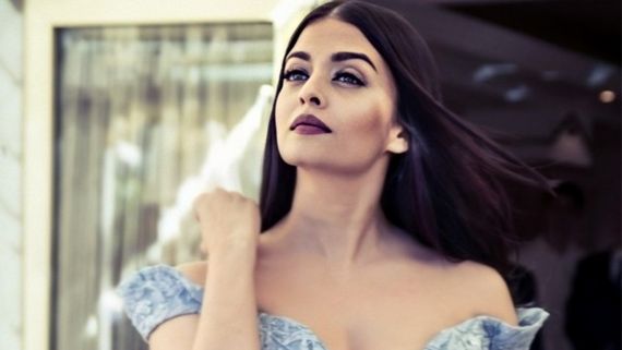 When Aishwarya Rai Bachchan's Iconic Cannes Look Became Fodder For Hilarious Memes!