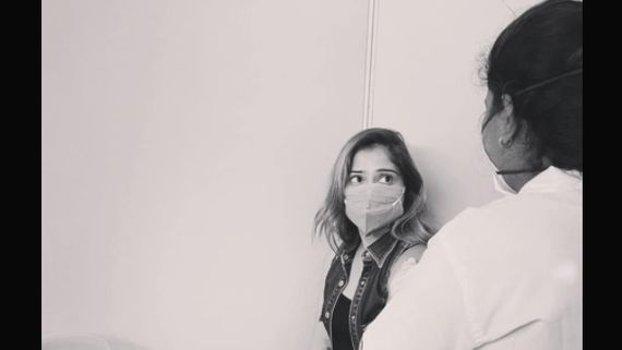 Netizens Troll Arti Singh For Her Vaccination Pictures; Call Her 'Overacting Ki Dukaan'