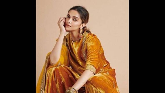 Deepika Padukone Tests Positive For COVID-19 After Her Dad, Mom And Sister