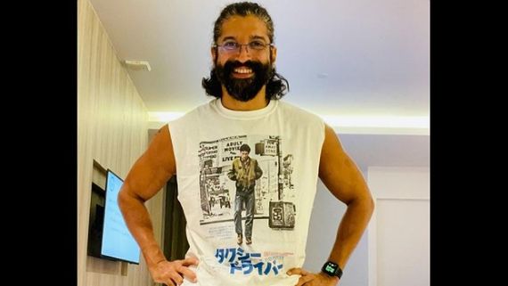 Farhan Akhtar Lashes Out At A Netizen Who Accused Him Of Taking Vaccine Via Drive Meant For Senior Citizens