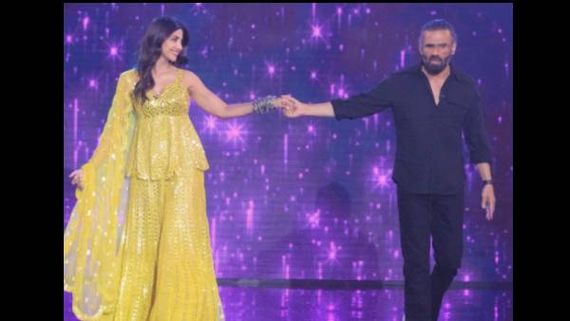  Shilpa Shetty Kundra Makes Grand Comeback On Super Dancer-Chapter 4, Suniel Shetty Graces The Show As Guest