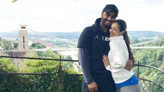 What A Picture! Malaika Arora Gives Tight Hug To Arjun Kapoor As She Wishes Her 'Sunshine' On His Birthday