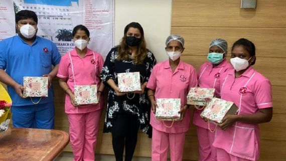 Deepshikha Deshmukh Presents Self-Care Hampers To COVID-19 Frontline Workers