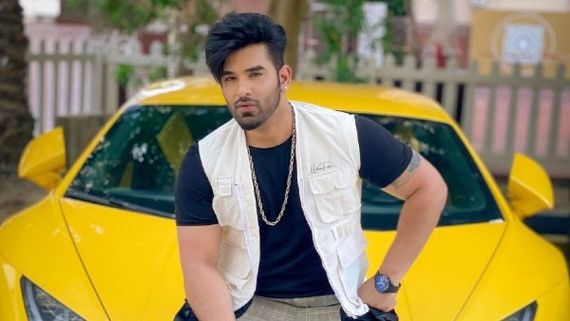 Bigg Boss 13’s Paras Chhabra Visits Old Age Home In Haridwar For His Birthday, Thanks Fans For Their Wishes