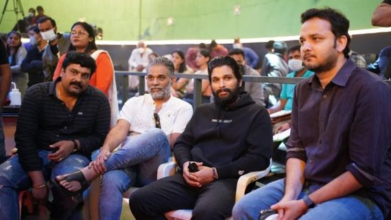 Ghani: Allu Arjun Is All Praise For Varun Tej And Allu Bobby As He Pays A Visit To The Sets