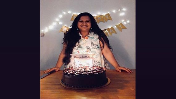 Anvita Phaltankar Celebrates Her 24th Birthday With Yeu Kashi Tashi Me Nandayla Team; See Pictures