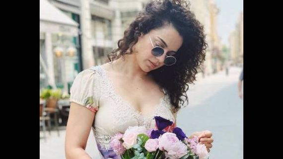 Kangana Ranaut Decides To Play 'Bolly Bimbo', Shares Delightful Pictures In The Process